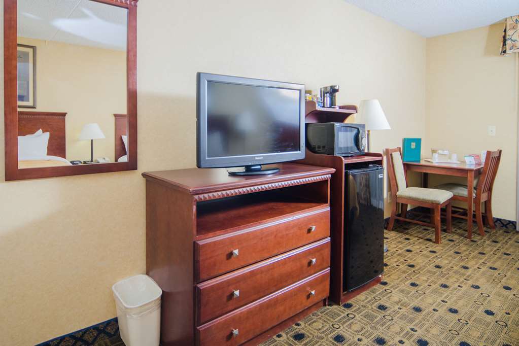Quality Inn & Suites Coldwater Near I-69 Номер фото